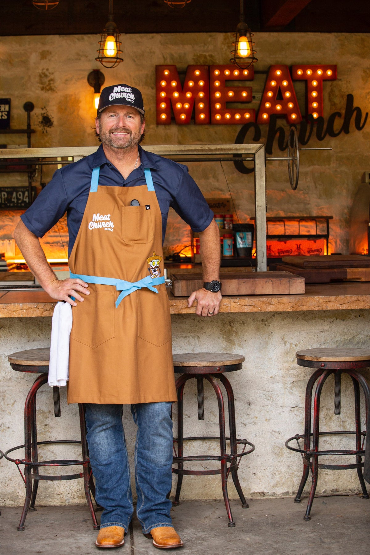 hedley-and-bennett-meat-church-apron-duck-tan-e1 image_912805a7-8b3f-48b2-8698-64cb1afdc18a.jpg